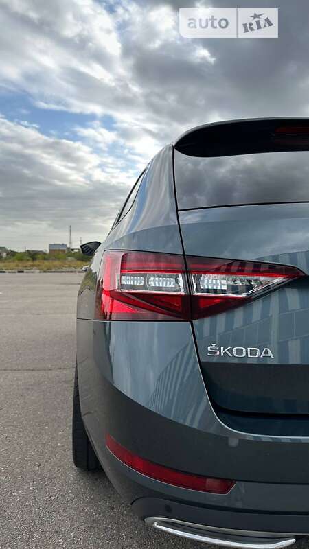 Универсал Skoda Superb 2018 в Николаеве