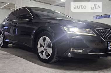 Лифтбек Skoda Superb 2018 в 