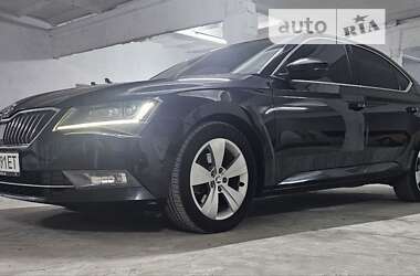Лифтбек Skoda Superb 2018 в 