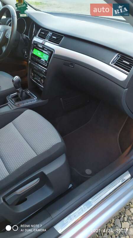 Універсал Skoda Superb 2011 в Чернівцях