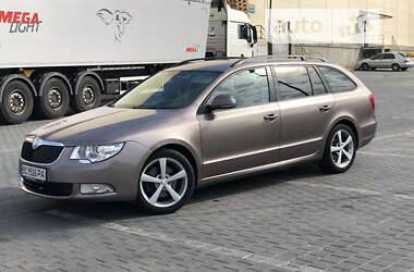 Універсал Skoda Superb 2011 в Львові