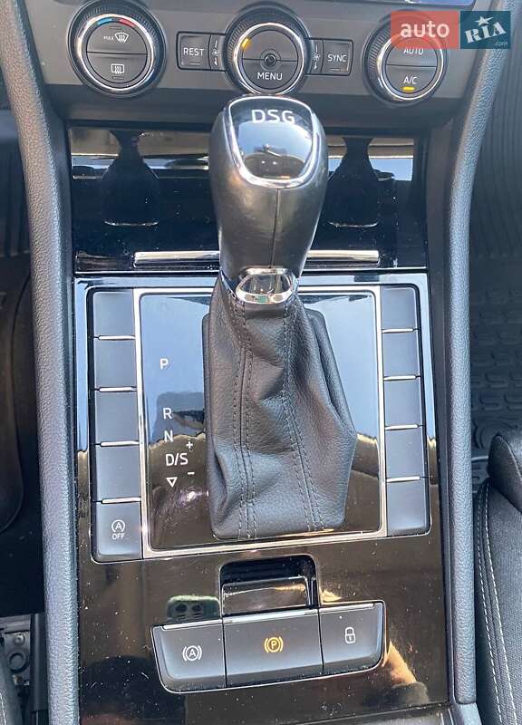 Универсал Skoda Superb 2015 в Луцке