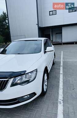 Лифтбек Skoda Superb 2013 в 