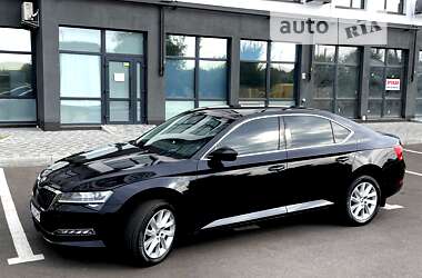 Лифтбек Skoda Superb 2021 в Чернигове