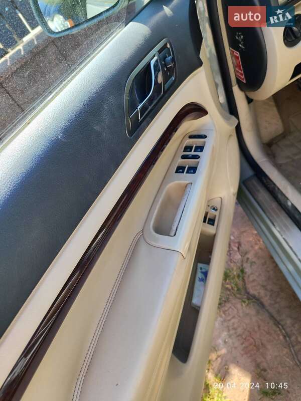 Лифтбек Skoda Superb 2004 в Сваляве