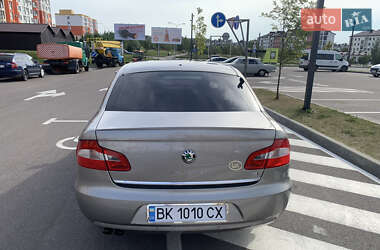 Лифтбек Skoda Superb 2012 в 