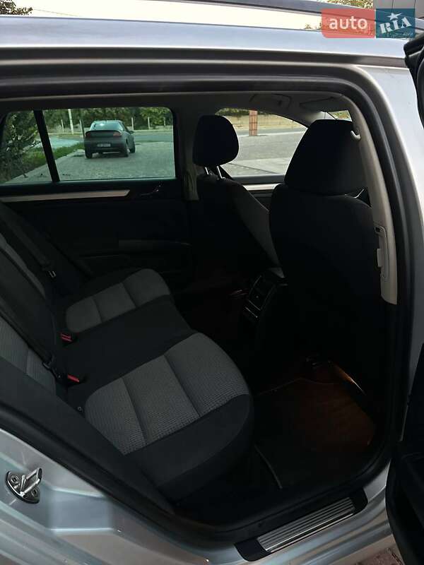 Универсал Skoda Superb 2012 в Смеле