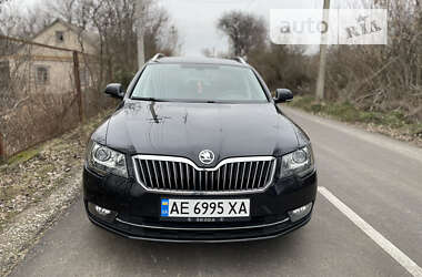 Універсал Skoda Superb 2014 в Дніпрі