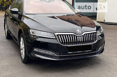 Лифтбек Skoda Superb 2022 в 
