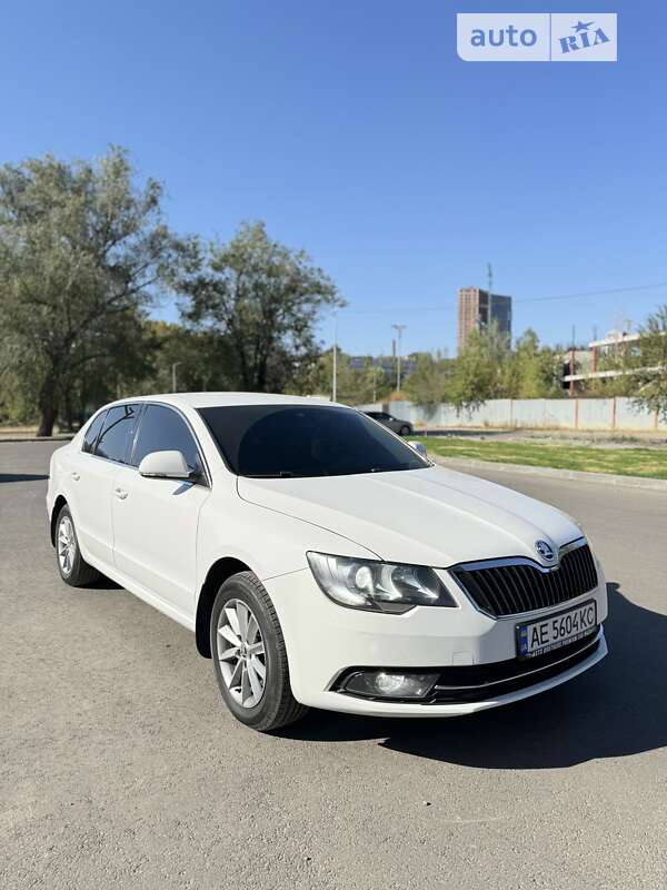 Лифтбек Skoda Superb 2013 в Днепре