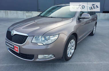 Універсал Skoda Superb 2010 в Львові