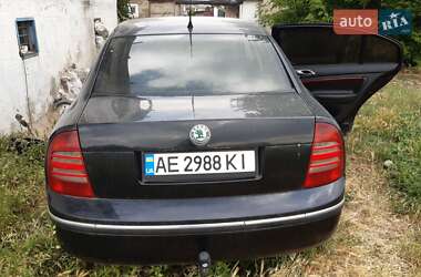 Лифтбек Skoda Superb 2002 в 