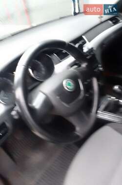Лифтбек Skoda Superb 2011 в 