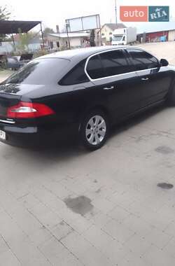 Лифтбек Skoda Superb 2011 в 