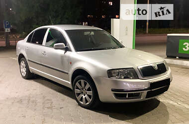 Лифтбек Skoda Superb 2002 в Черновцах