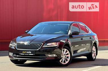 Лифтбек Skoda Superb 2018 в Киеве