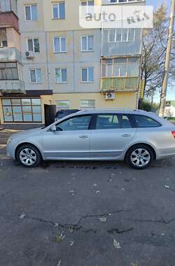 Універсал Skoda Superb 2011 в Чернігові