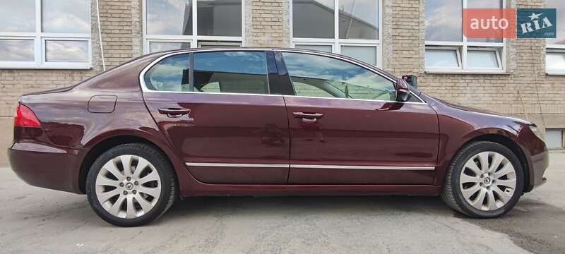 Лифтбек Skoda Superb 2010 в Бучаче