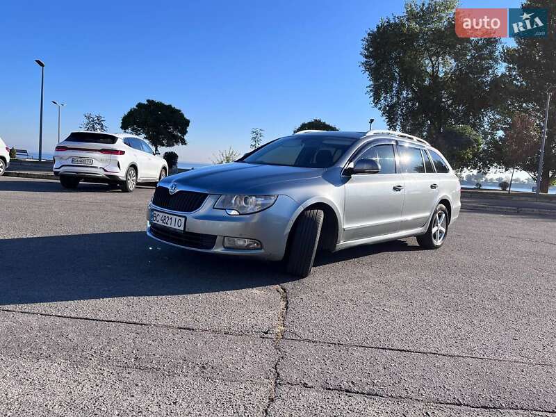 Універсал Skoda Superb 2010 в Черкасах