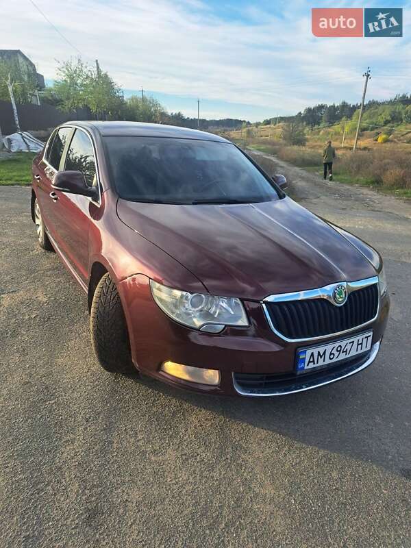 Универсал Skoda Superb 2012 в Радомышле