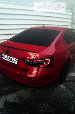 Лифтбек Skoda Superb 2019 в Львове