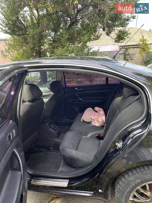 Лифтбек Skoda Superb 2008 в Вознесенске