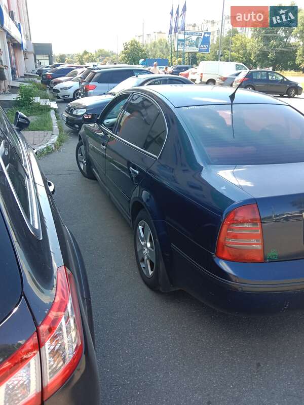 Лифтбек Skoda Superb 2003 в Киеве