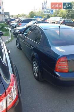 Лифтбек Skoda Superb 2003 в 