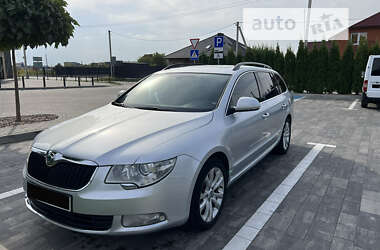 Универсал Skoda Superb 2011 в Луцке