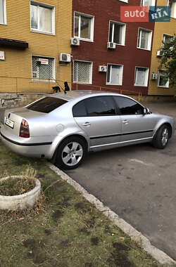 Лифтбек Skoda Superb 2005 в 