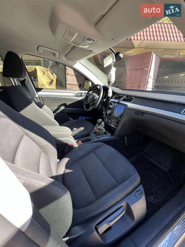 Лифтбек Skoda Superb 2013 в Кривом Роге