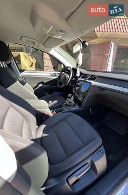 Лифтбек Skoda Superb 2013 в 
