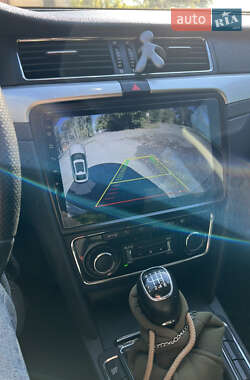 Лифтбек Skoda Superb 2013 в 