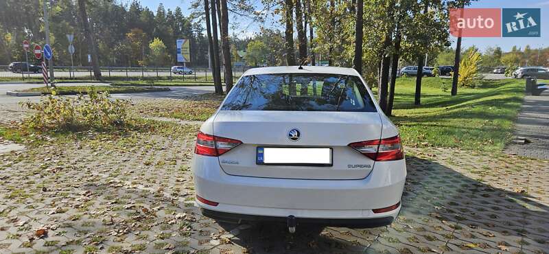 Лифтбек Skoda Superb 2016 в Киеве