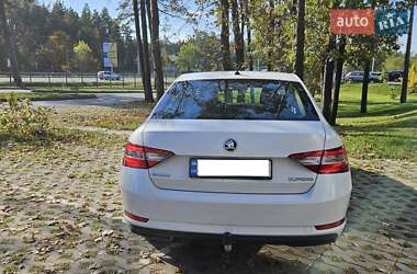 Лифтбек Skoda Superb 2016 в 