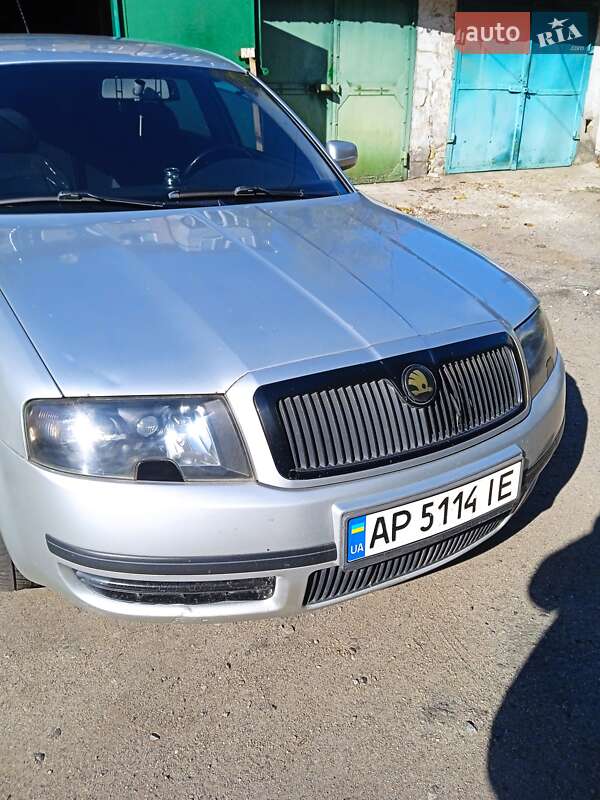 Лифтбек Skoda Superb 2004 в 