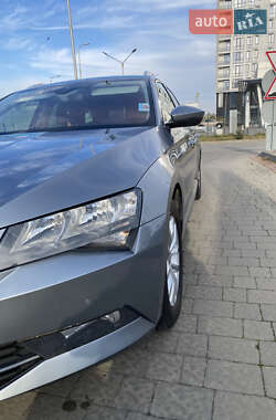 Универсал Skoda Superb 2015 в 