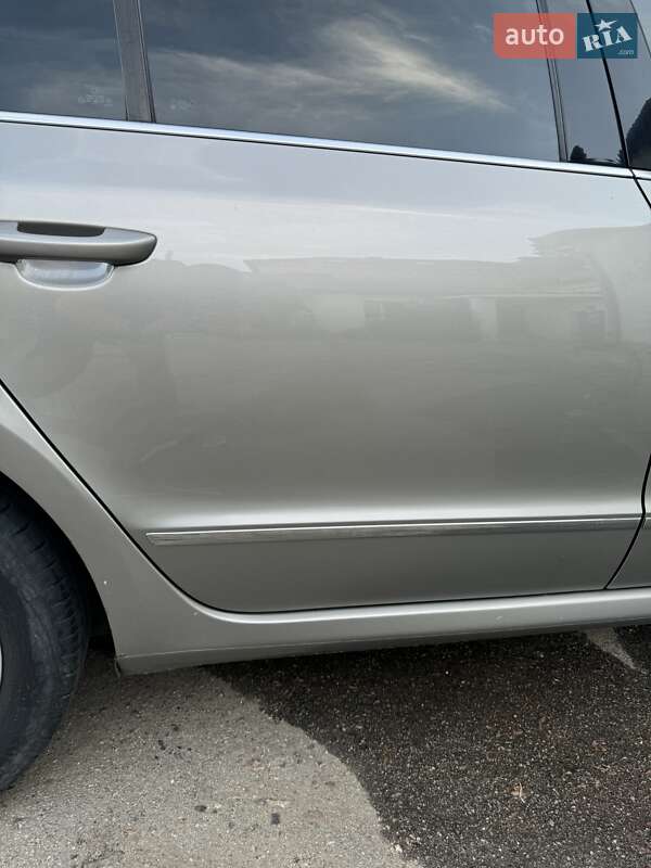 Универсал Skoda Superb 2010 в Николаеве