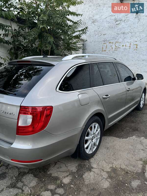 Универсал Skoda Superb 2010 в Николаеве