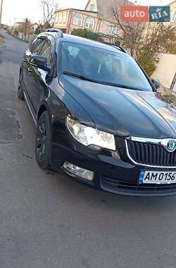 Универсал Skoda Superb 2011 в Звягеле