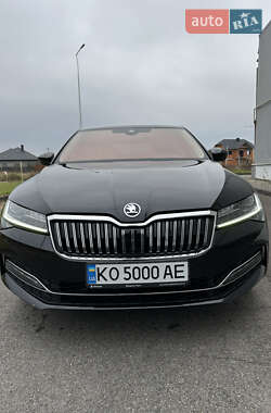 Лифтбек Skoda Superb 2022 в Хусте