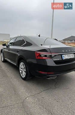 Лифтбек Skoda Superb 2022 в Хусте