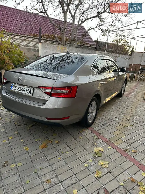 Skoda Superb 2018 VIN TMBAL4NP7JB300388 фото оголошення 3 з 43