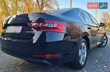 Ліфтбек Skoda Superb 2018 в 