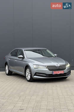 Лифтбек Skoda Superb 2021 в Мукачево