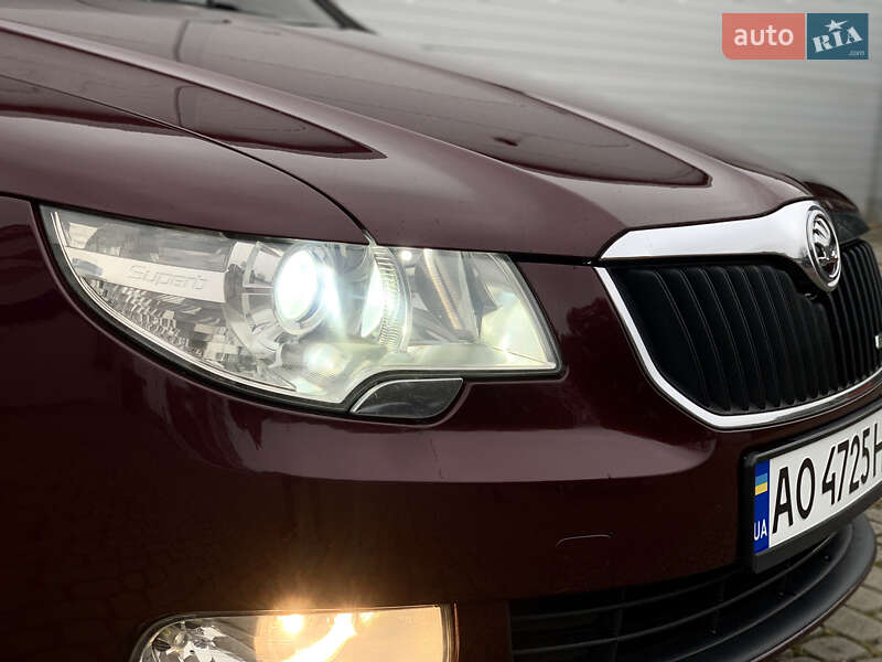 Лифтбек Skoda Superb 2012 в Мукачево