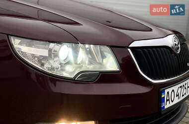 Лифтбек Skoda Superb 2012 в 