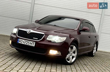 Лифтбек Skoda Superb 2012 в 