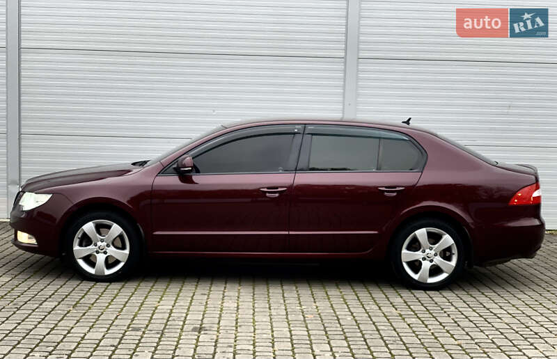 Лифтбек Skoda Superb 2012 в Мукачево