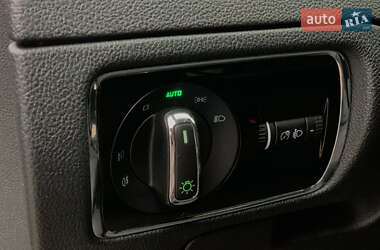 Лифтбек Skoda Superb 2012 в 